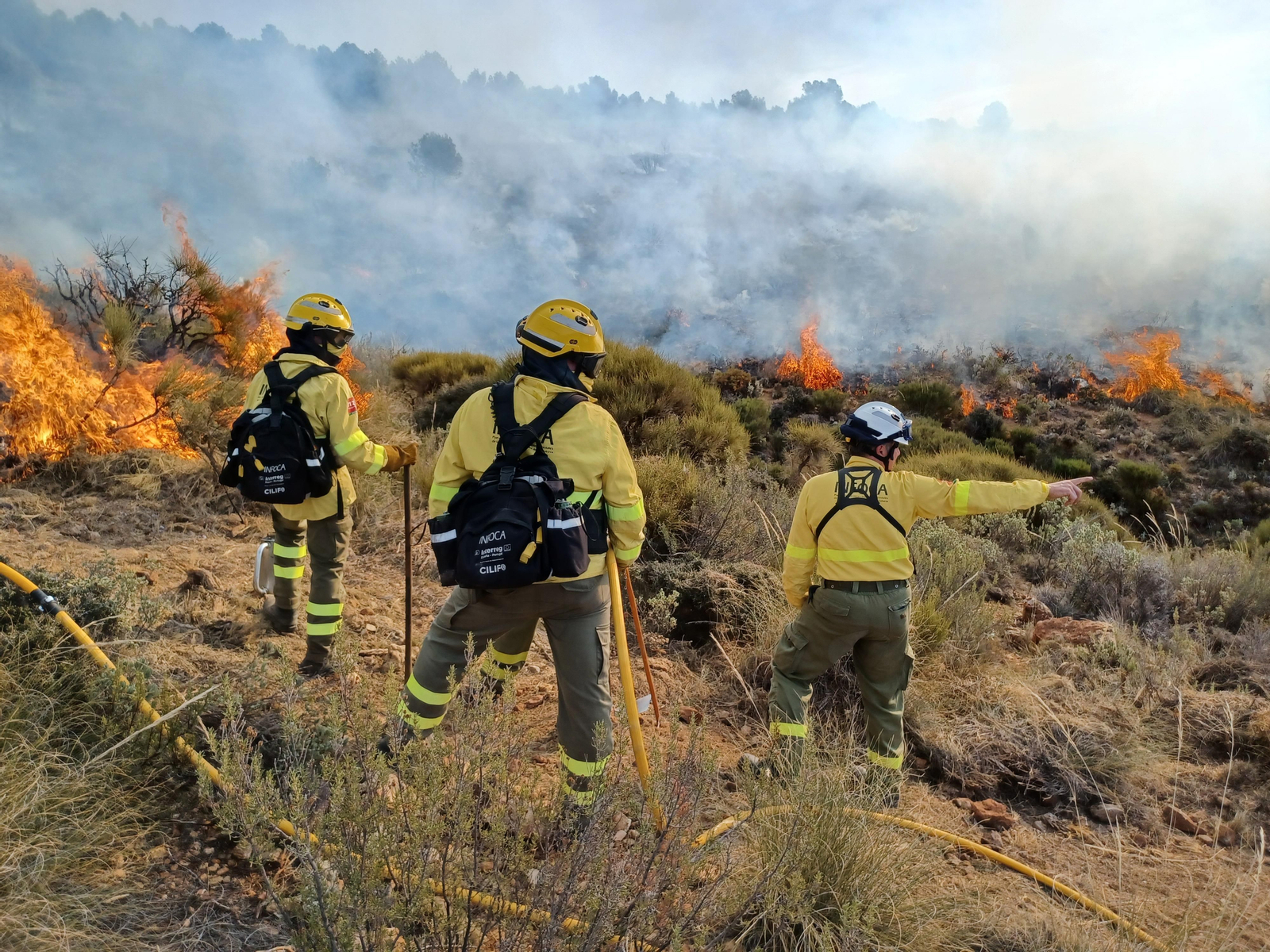Quema prescrita del Infoca en Cortijo Clavero de Dalías