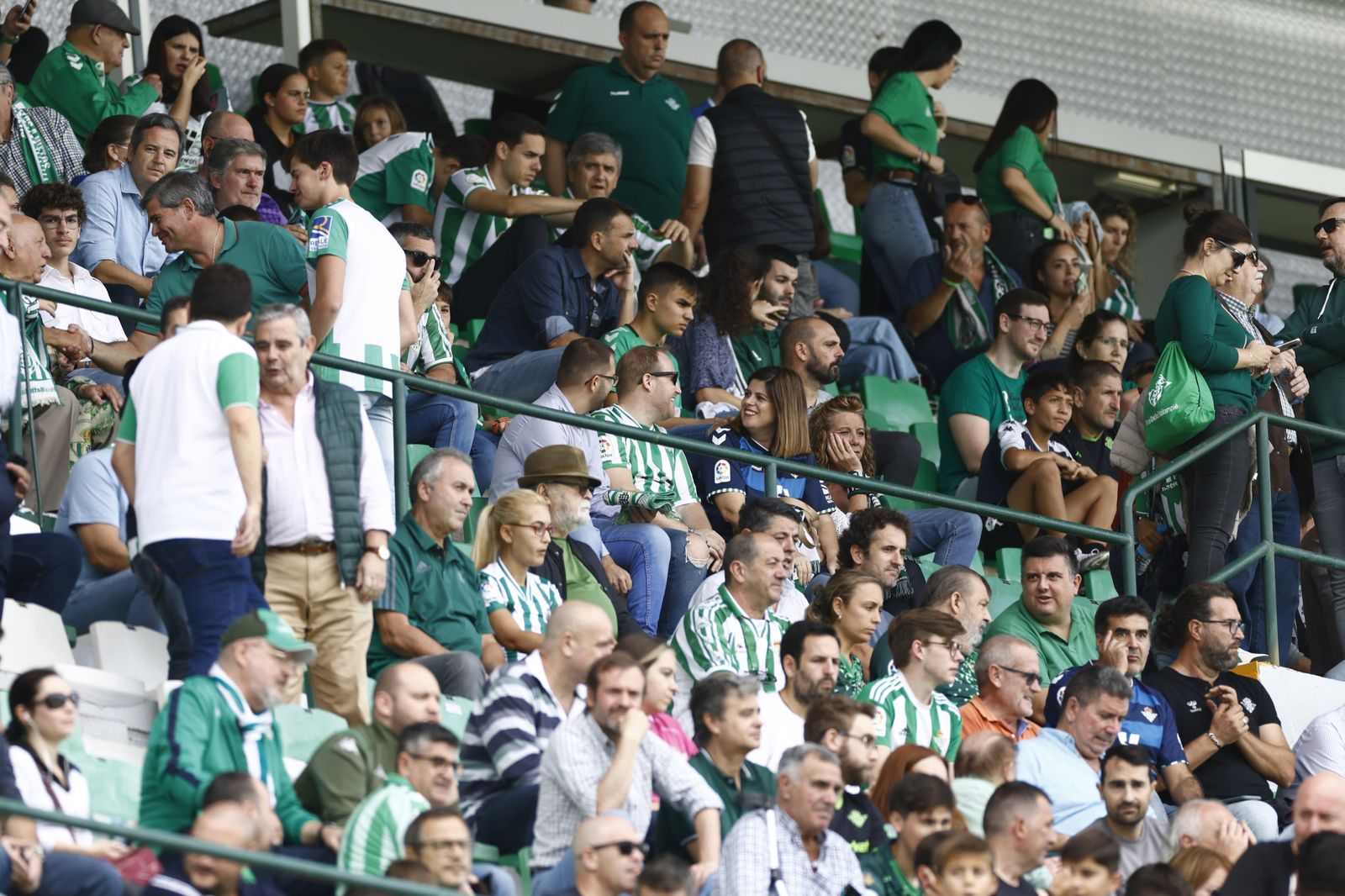 Búscate en las fotos del Betis-Atlético de Madrid