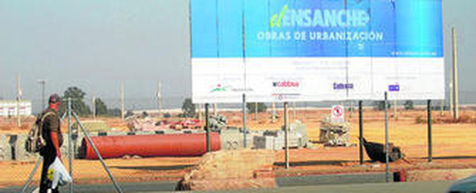 Hace justo un año que los tribunales dieron vía libre al agente urbanizador (el Grupo Trusam) para retomar las obras frente a la ría del Odiel.