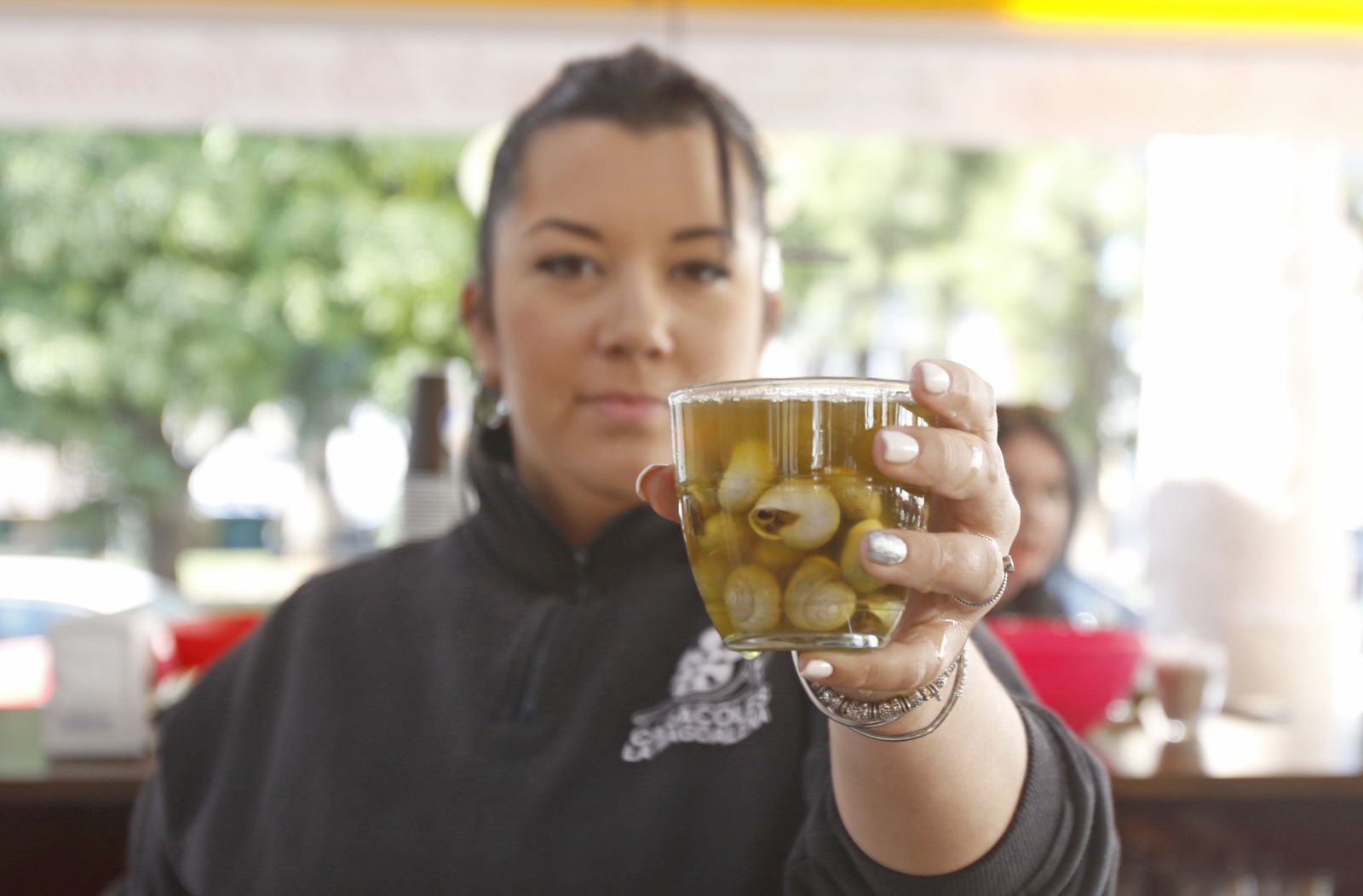 El puesto de caracoles de La Magdalena, en fotos