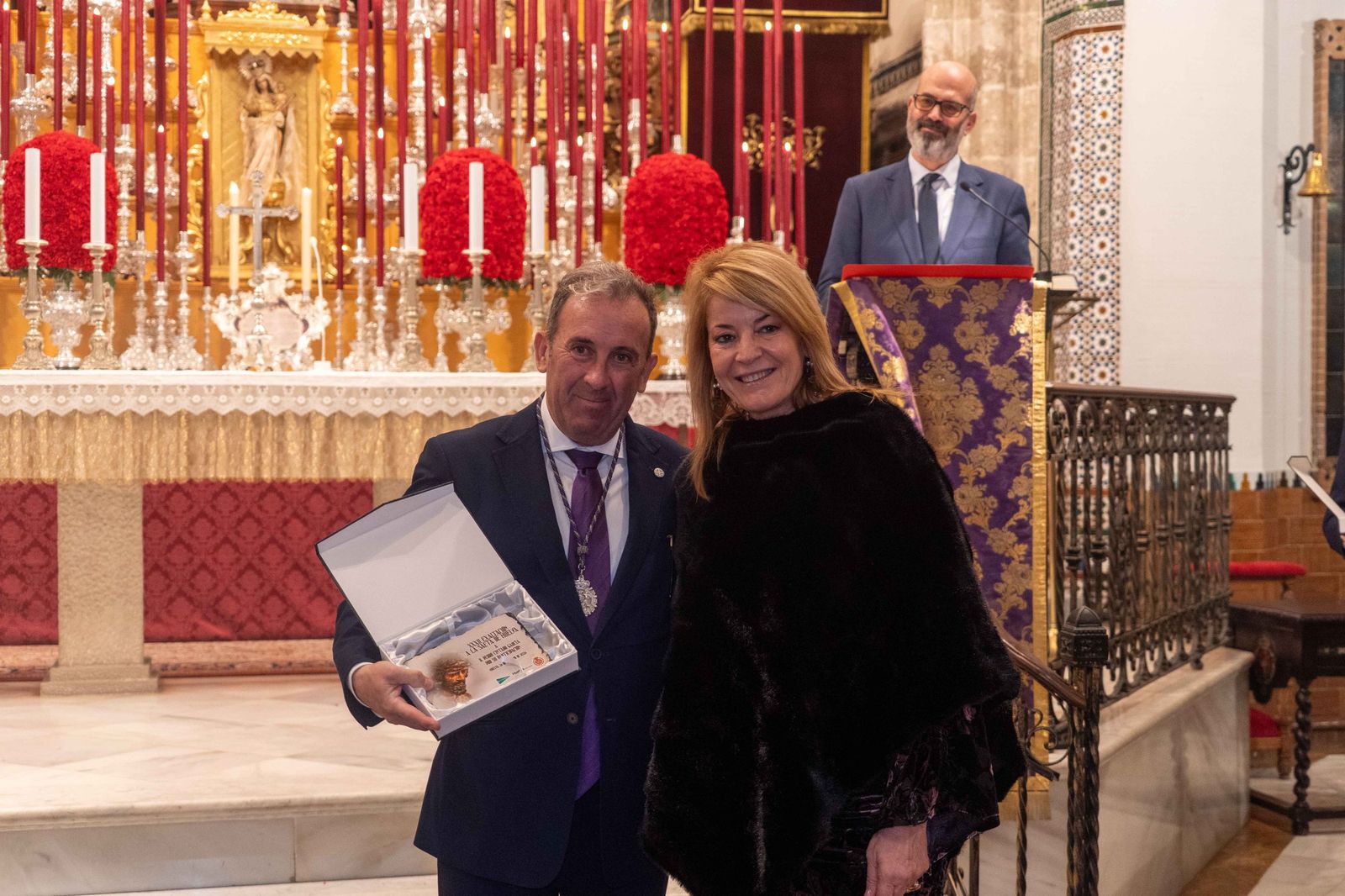 Fotografías de la entrega de distinciones tras la XXXII Exaltación a la Saeta de Huelva