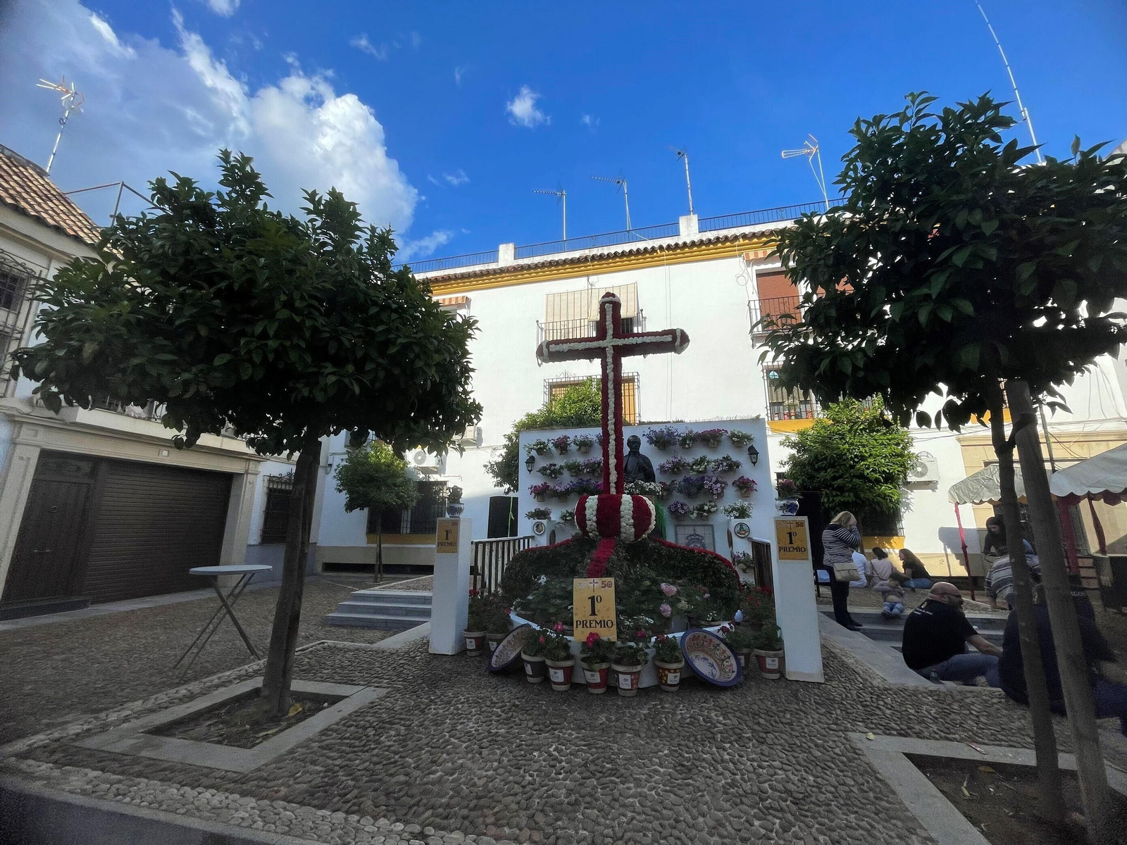 Cruz de la Hermandad de Nuestro Padre Jesús Nazareno. Las Cruces ganadoras del concurso municipal de Córdoba 2024, en imágenes