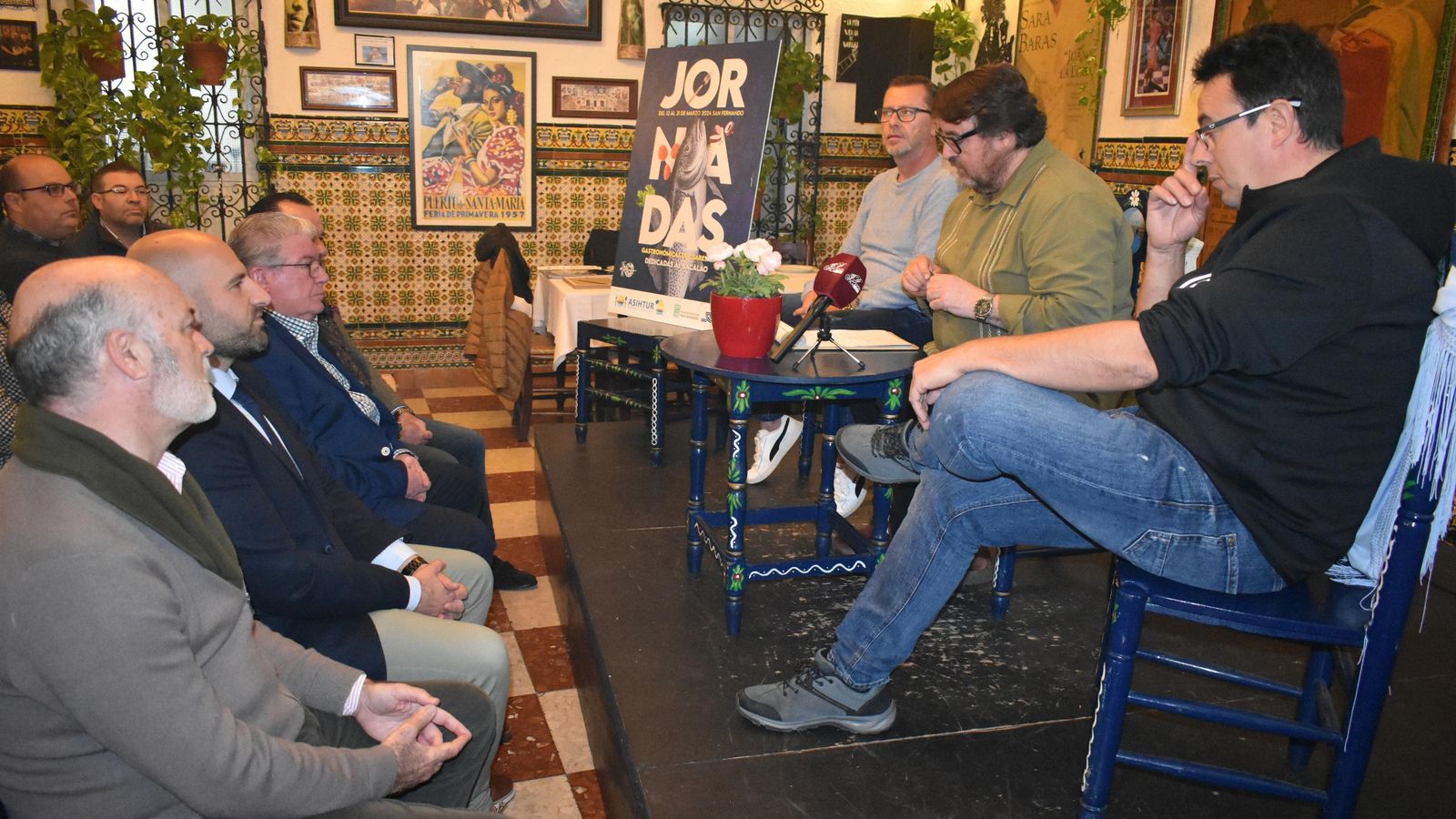 Mesa redonda sobre el bacalao organizada por la Asociación de Hostelería y Turismo de San Fernando.