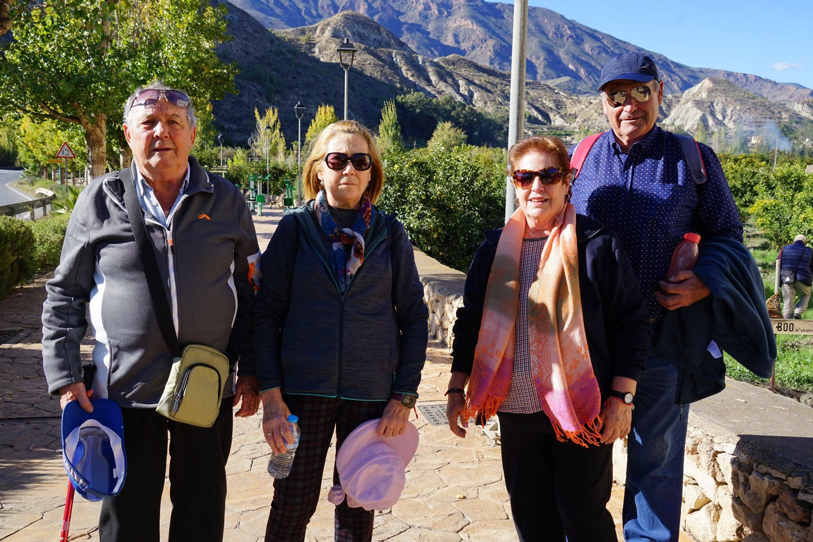 Un centenar de mayores de Vícar recorren la Alpujarra durante su olimpiada