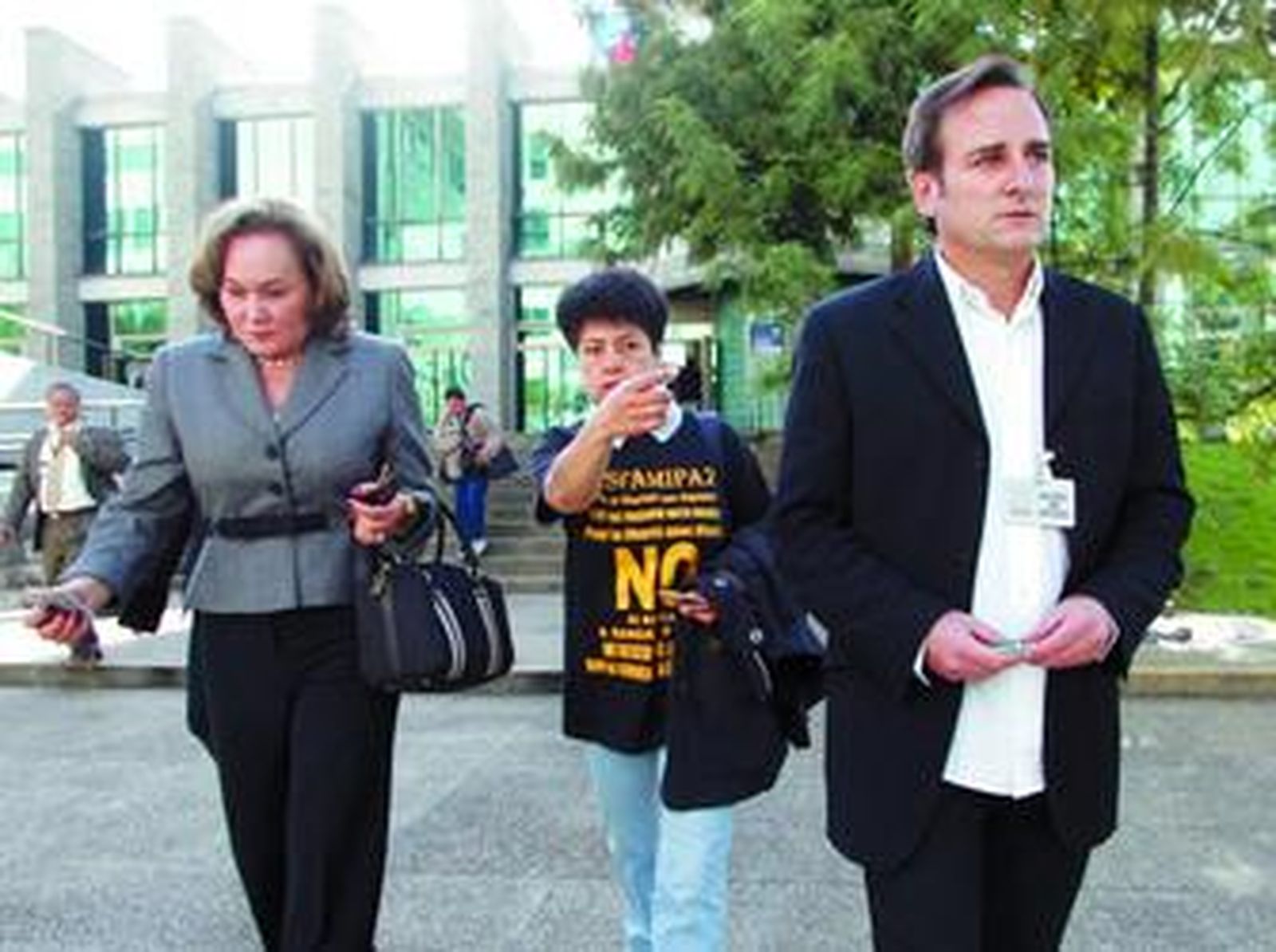 Imagen tomada del vídeo de una abatida y extremadamente delgada Ingrid Betancourt.