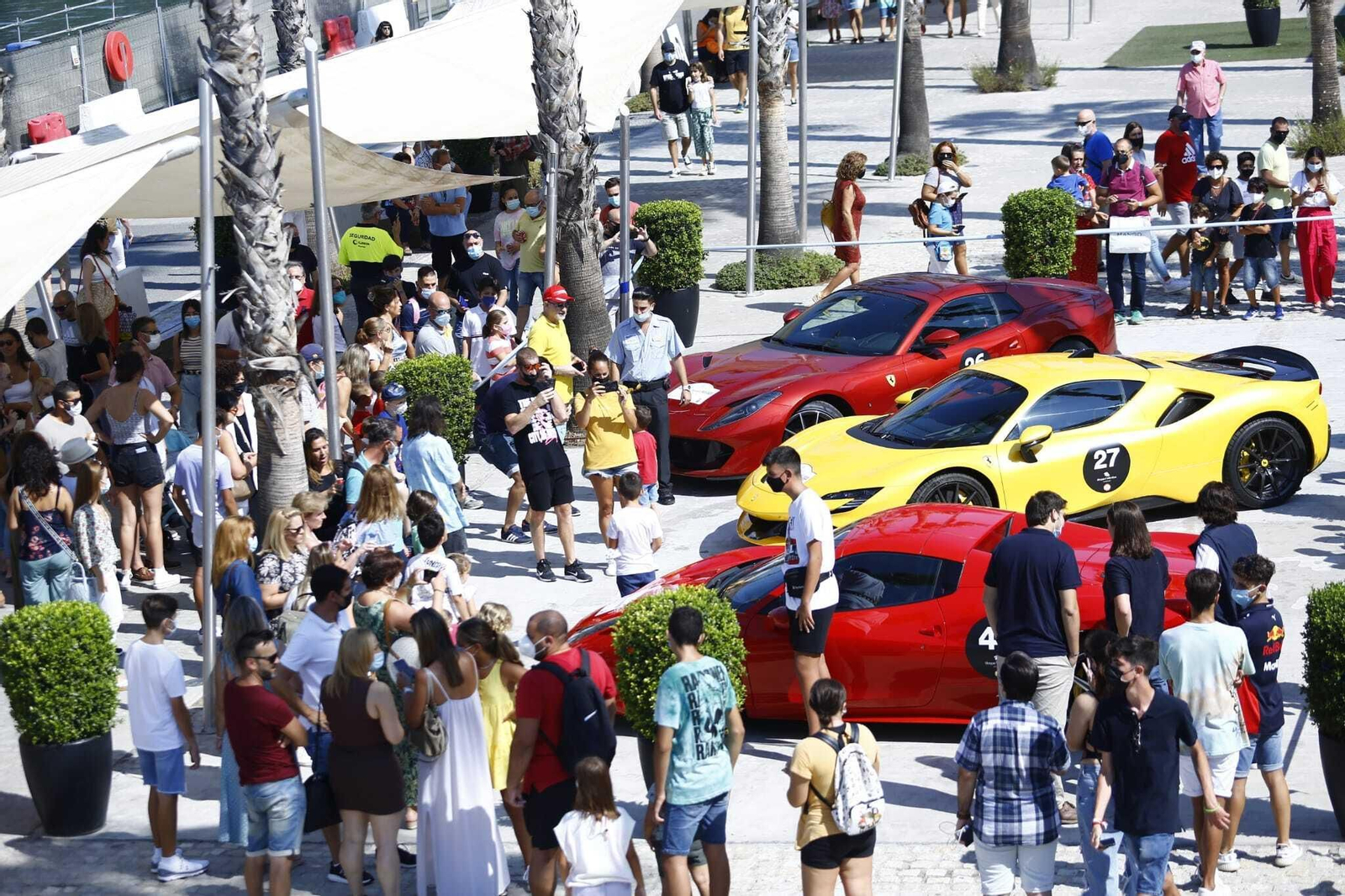 La Caravana solidaria de Ferrari en Málaga, en fotos