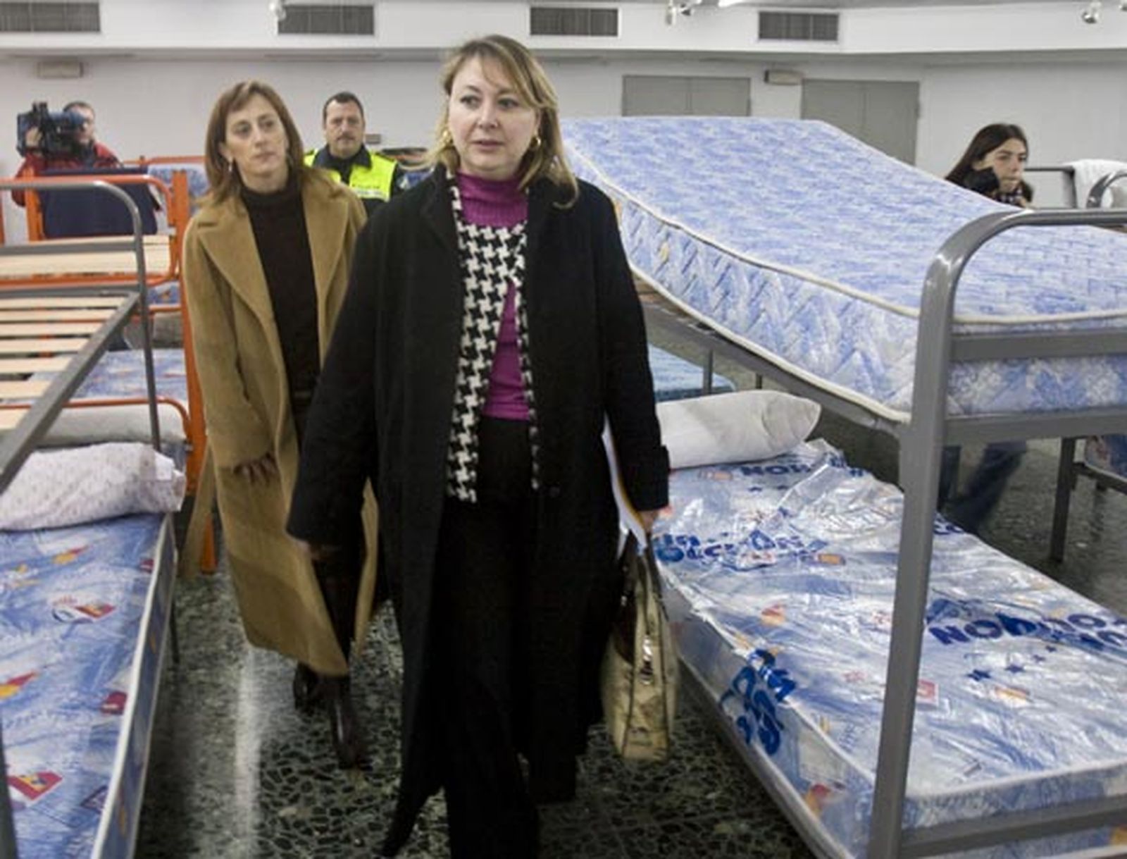 Dispositivo contra el frío con 26 camas más para los sin techo