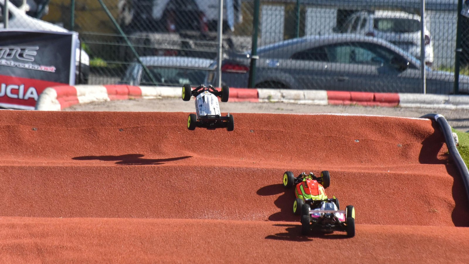 Las fotos del Campeonato Andaluz de coches de radio control en el circuito RC 'El Estrecho' en San Roque