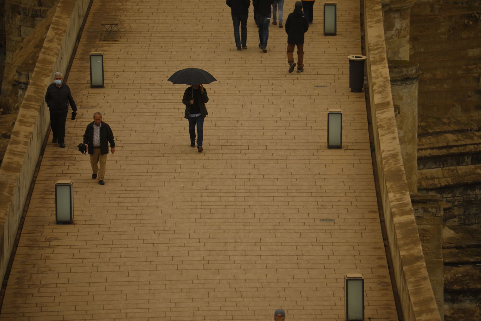Las imágenes del segundo día de calima en Córdoba: llega el barro