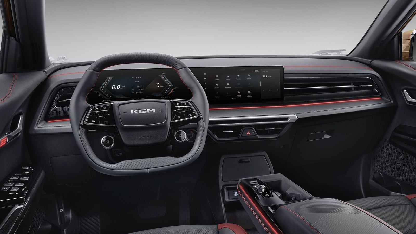 El salpicadero del Actyon tiene un diseño igual al que se usa en los Torres, aunque el volante es en este caso de dos radios y no cuatro.