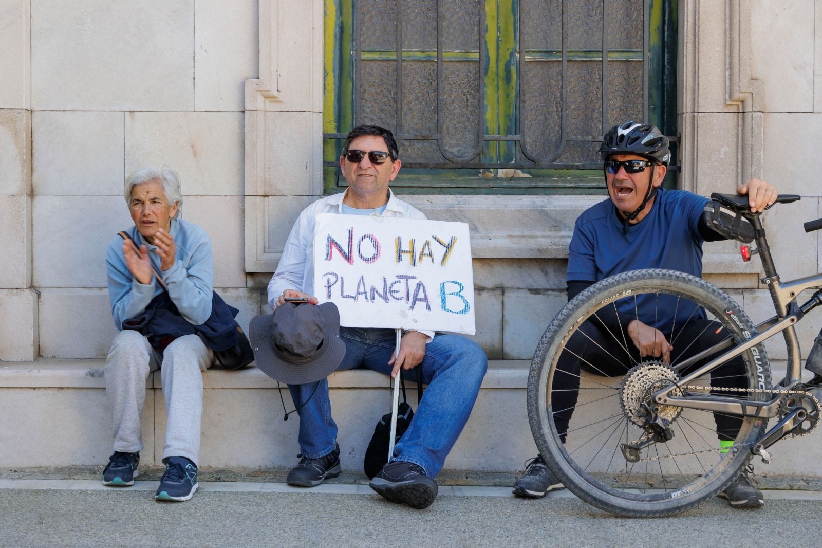 Miles de personas se manifiestan en Cádiz por la Educación Pública, la Sanidad y el Clima