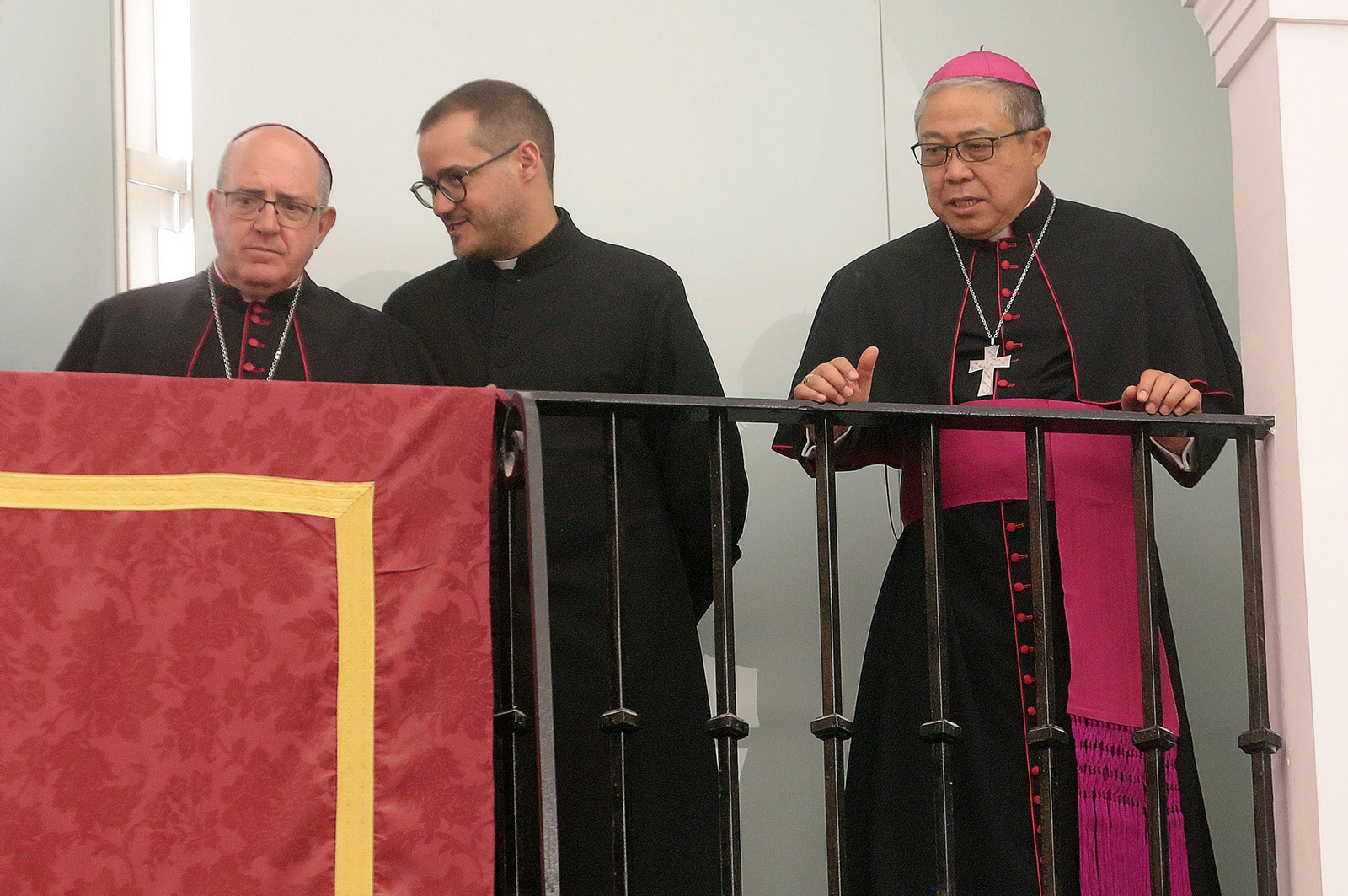 El Rocío 2023: Salto a la reja y procesión de la Virgen del Rocío en imágenes