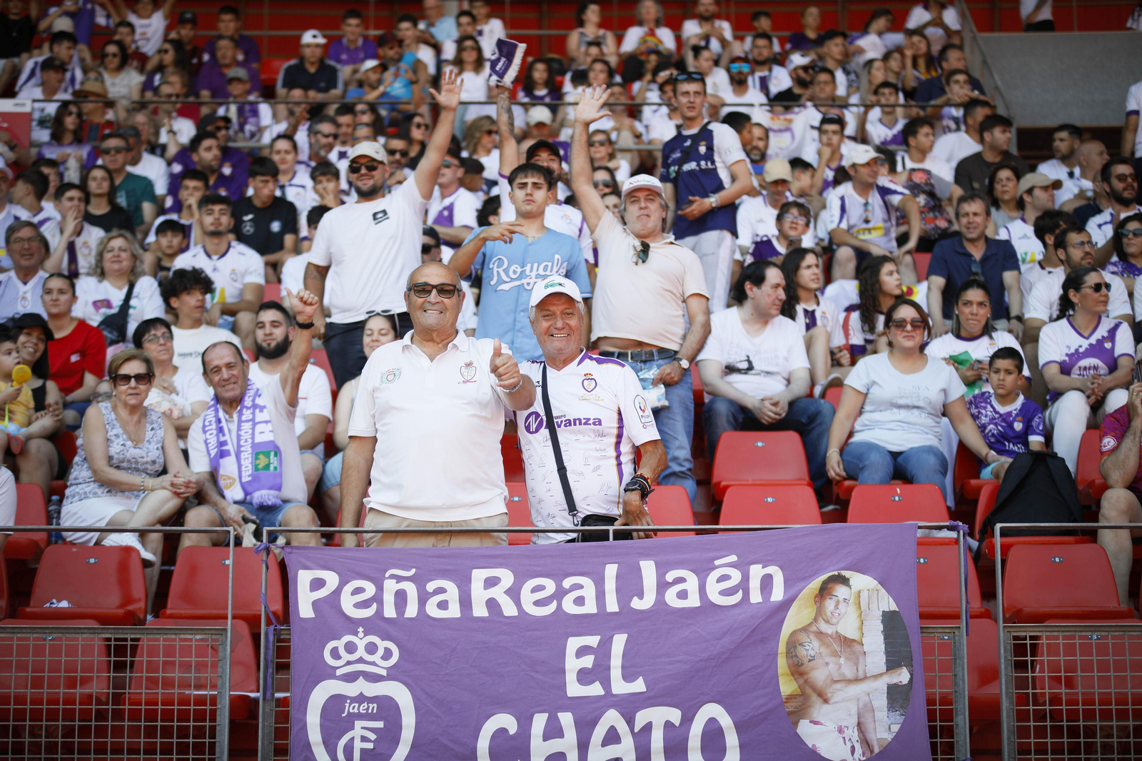 La afición lagarta tiñe de blanco y morado el Power Horse Stadium, en imágenes La afición lagarta tiñe de blanco y morado el Power Horse Stadium, en imágenes