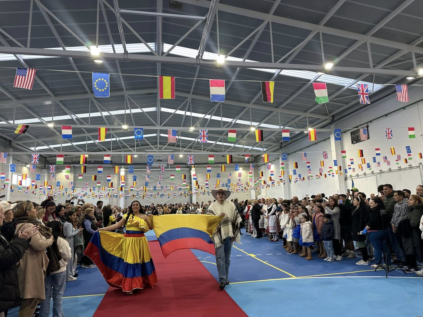 El Festival de Las Naciones muestra la diversidad de 18 países en Huércal Overa