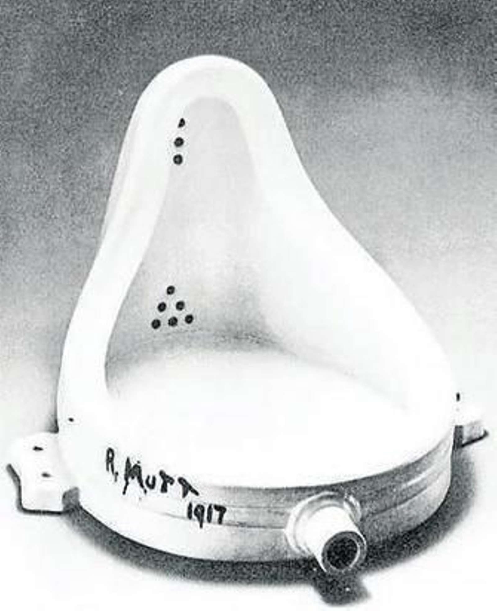 1. La 'Rueda de Bicicleta', el primer 'ready made', de 1913. 2. Un botellero convertido en 'Erizo'. 3.  'Fuente', el orinal con el que Marcel Duchamp (con el seudónimo "R. Mutt") descolocó al mundo en 1917.