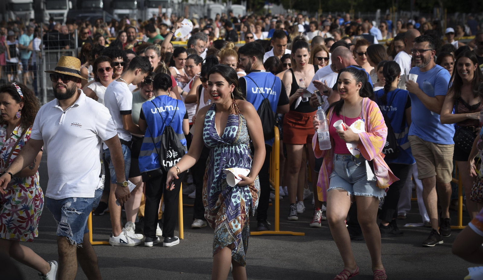 Las imágenes del ambiente en la entrada del concierto de Alejandro Sanz Las imágenes del ambiente en la entrada del concierto de Alejandro Sanz