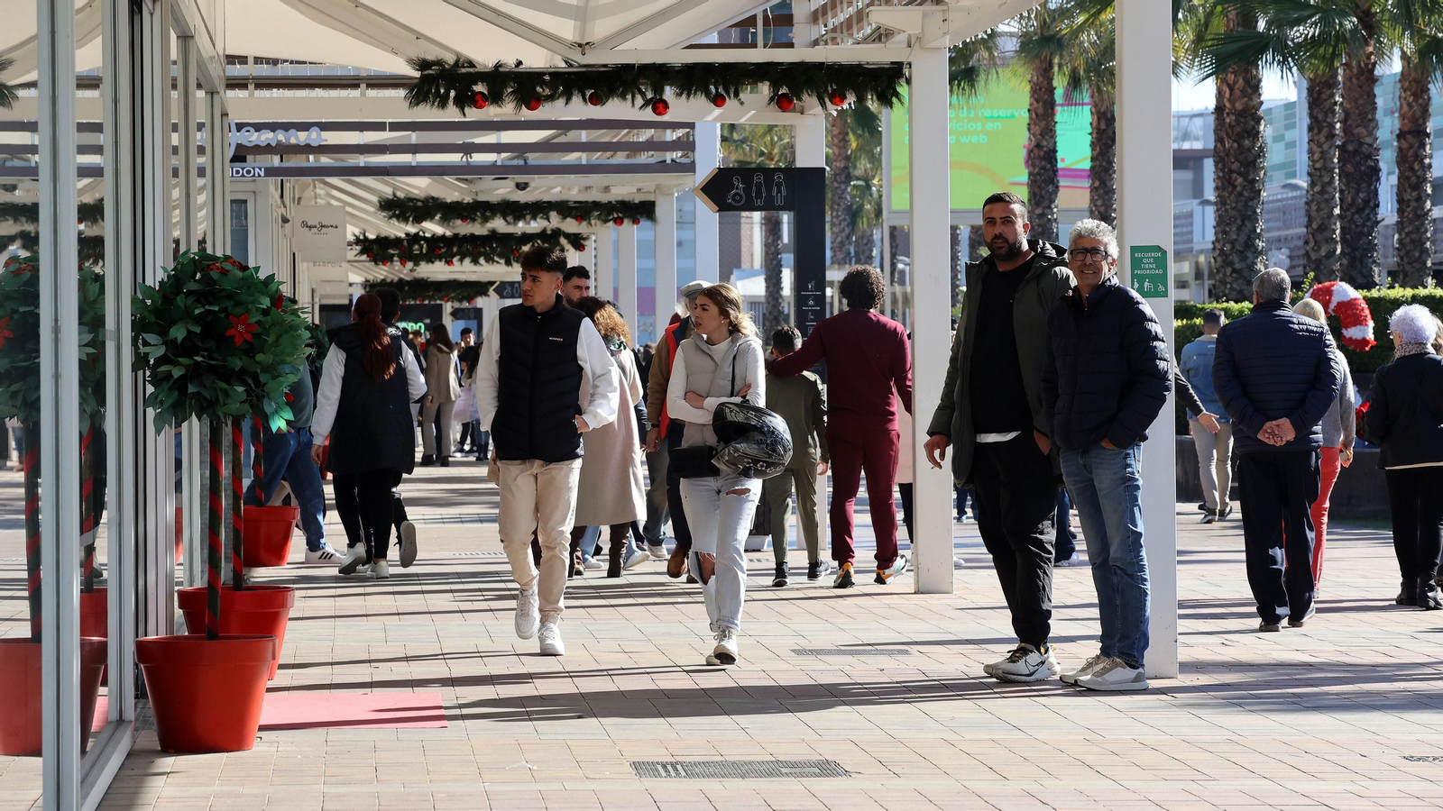 Comercios llenos por las rebajas en Jerez