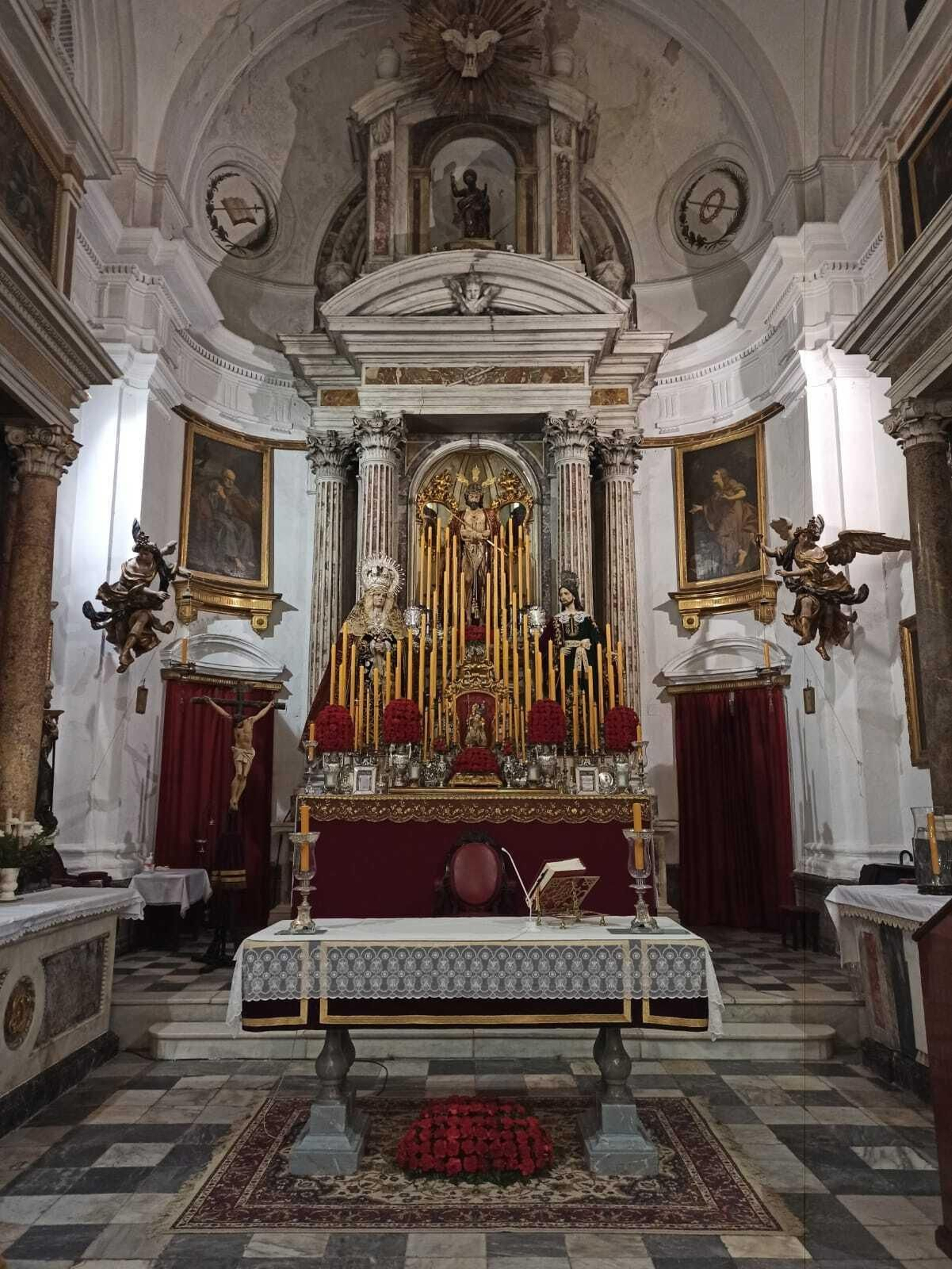 Altar instalado para los cultos de Ecce-Homo el pasado enero.