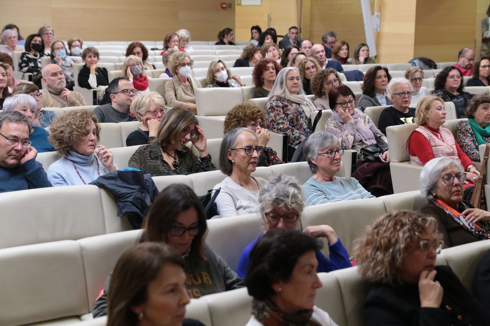 El Diario de los Libros, con Cristina Campos y su novela 'Historias de mujeres casadas'