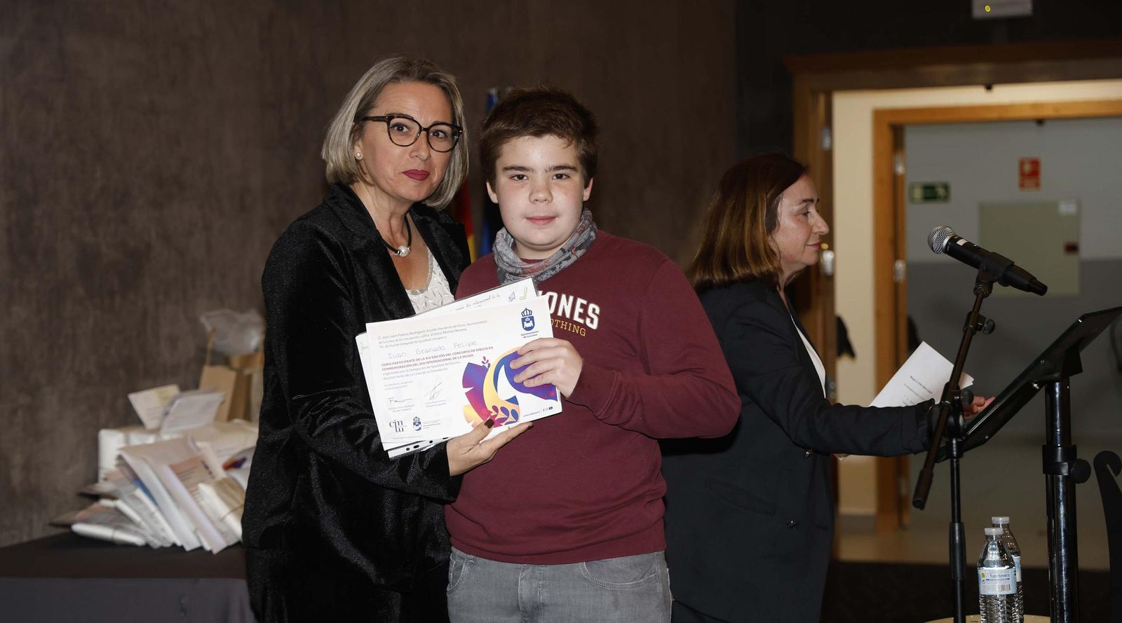 Las fotos de la entrega de los Premios a la Mujer Linense 2025