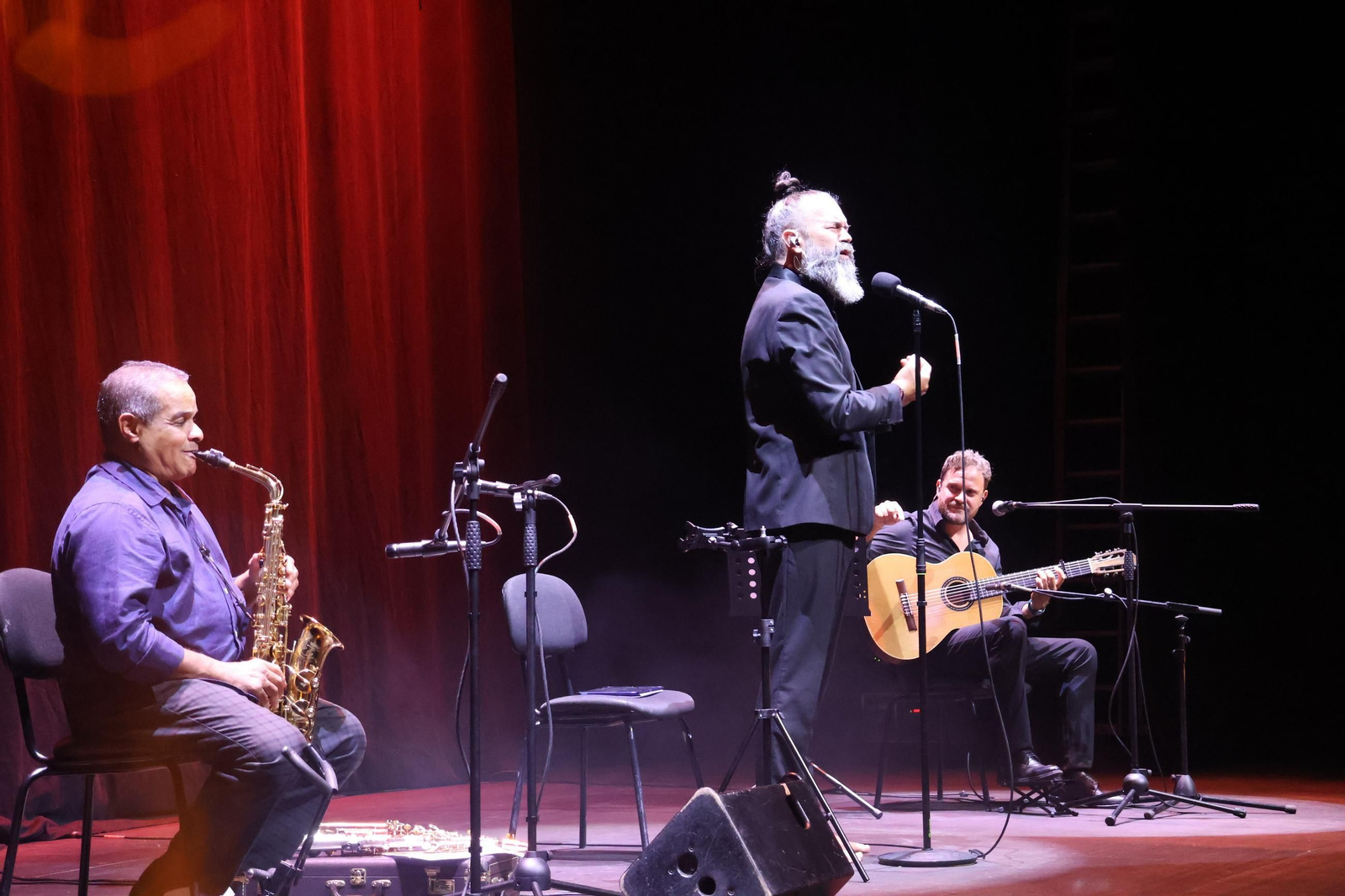 José Luis Jaén durante su recital en El Ejido.