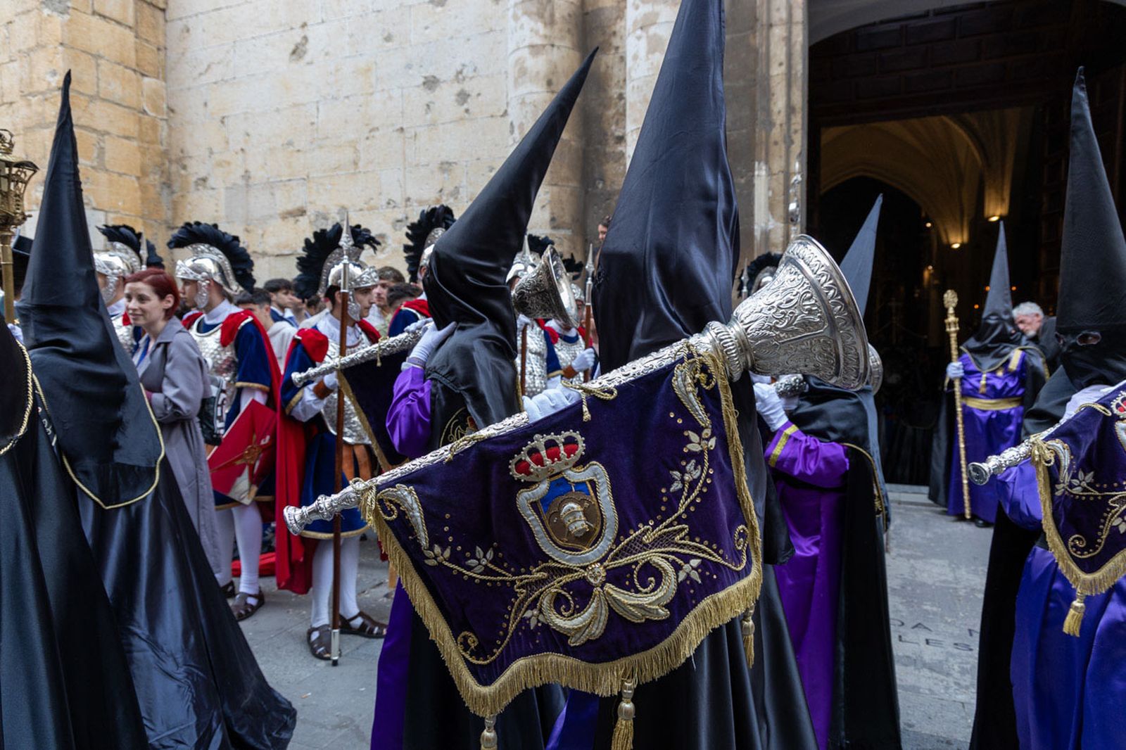 Los jiennenses arropan a las tres cofradías de la tarde en un Domingo de Ramos más caluroso de lo esperado (II)