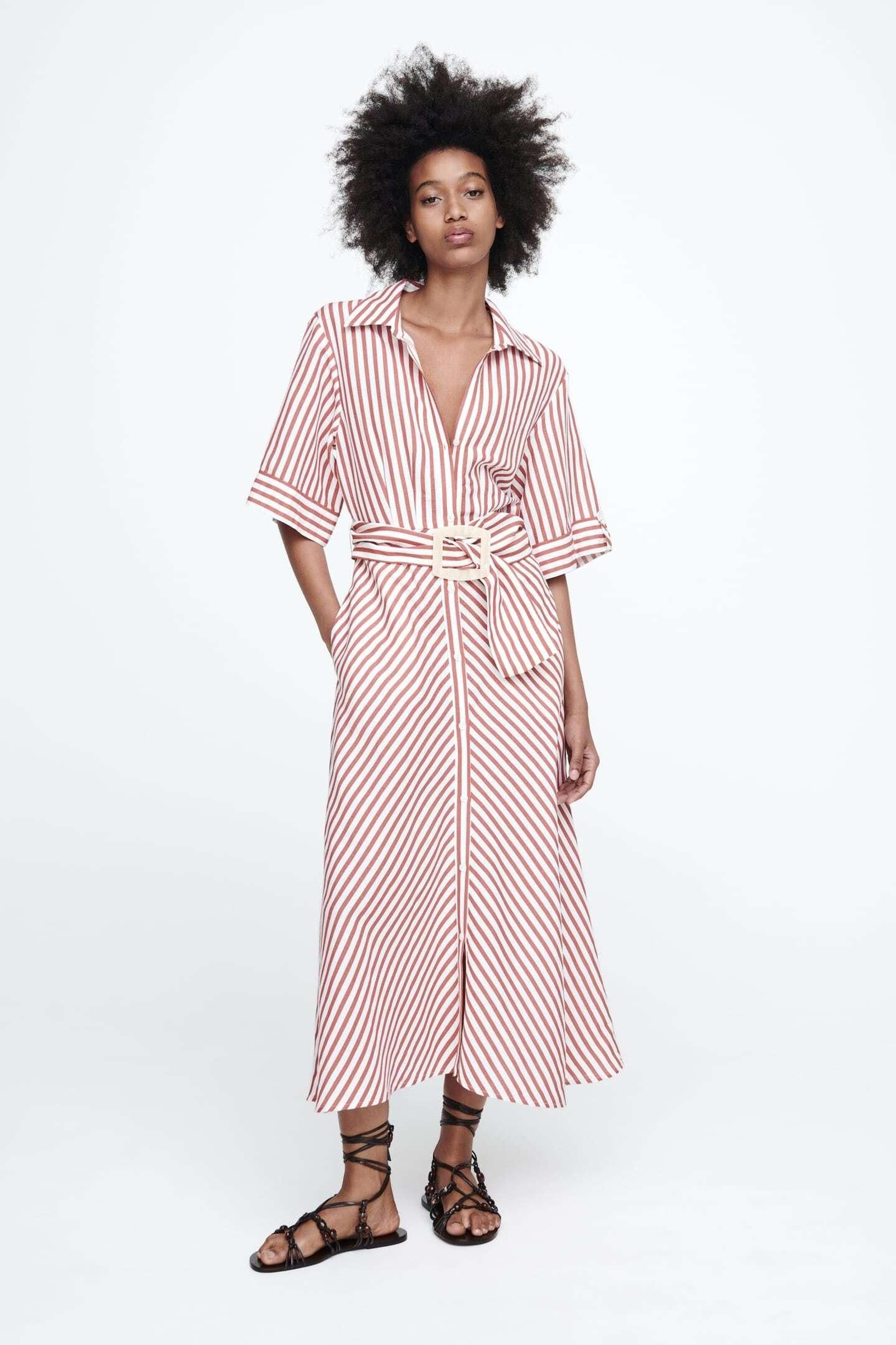Vestido camisero de rayas de Zara. Vestido camisero de rayas de Zara.