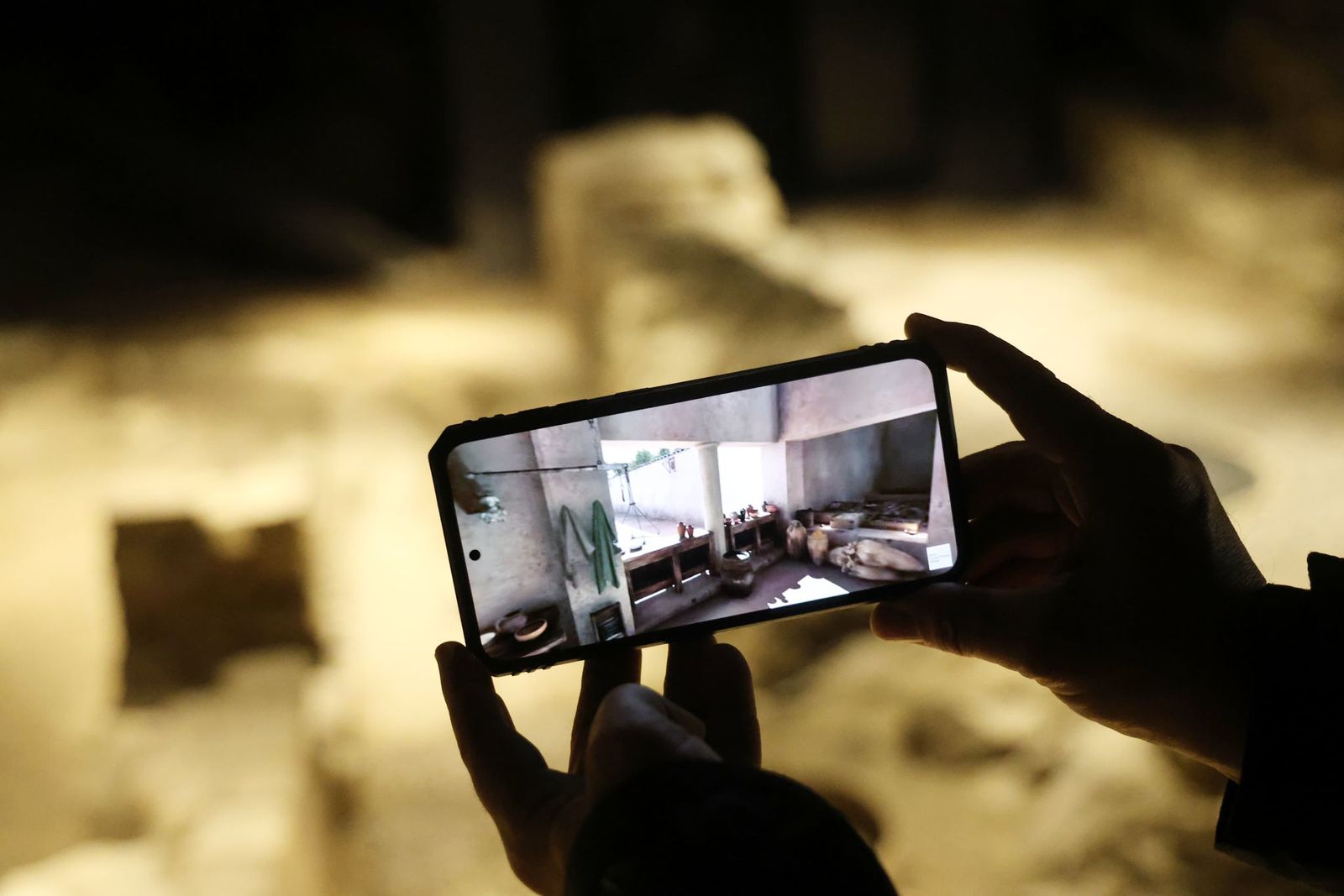 Recreación en 360 grados del yacimiento arqueológico accesible a través de dispositivos móviles durante la visita.