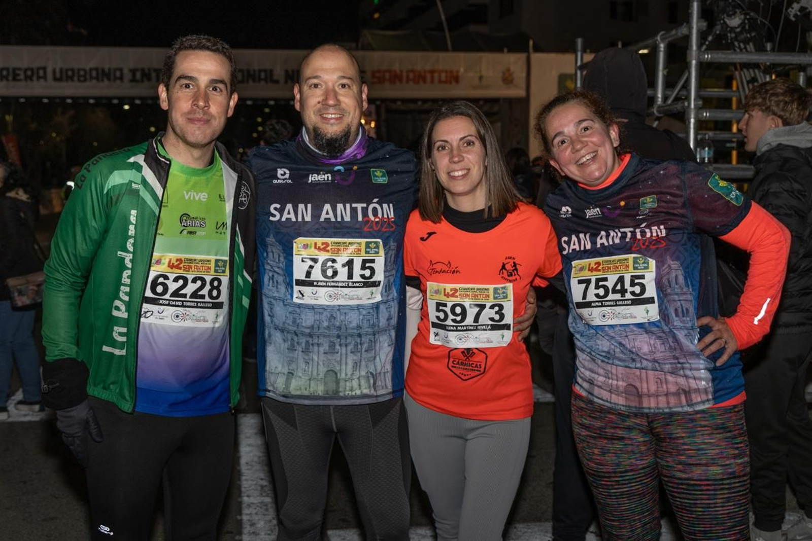 En imágenes: búscate en tu llegada a meta de la Carrera de San Antón 2025 (8)