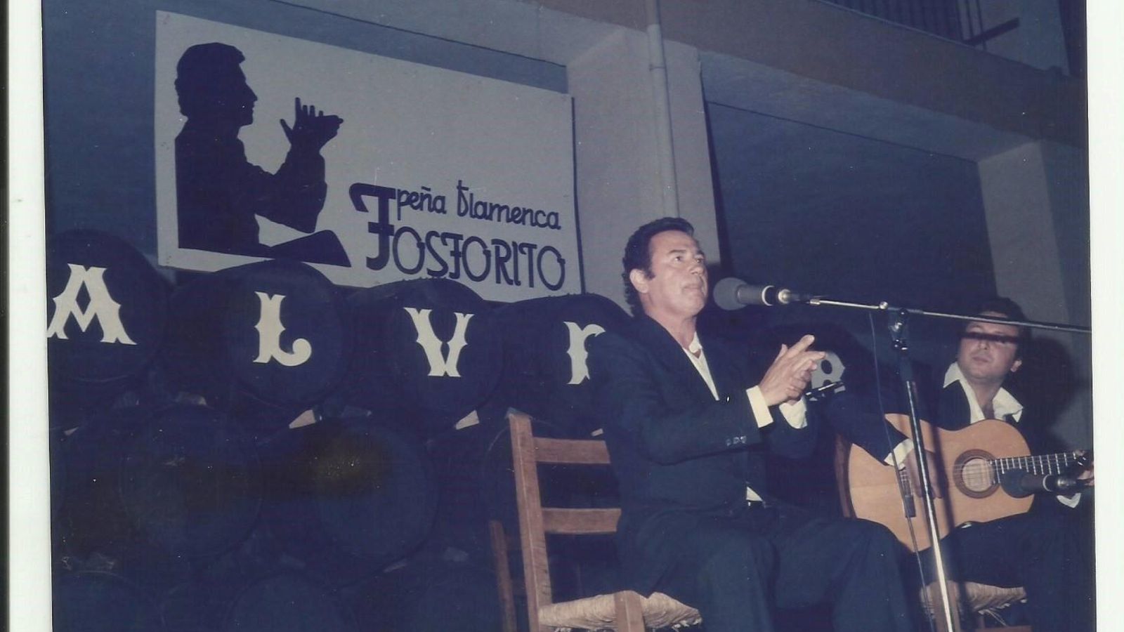 Fosforito, cantando en el festival dedicado a Concha Calero y Merengue de Córdoba.