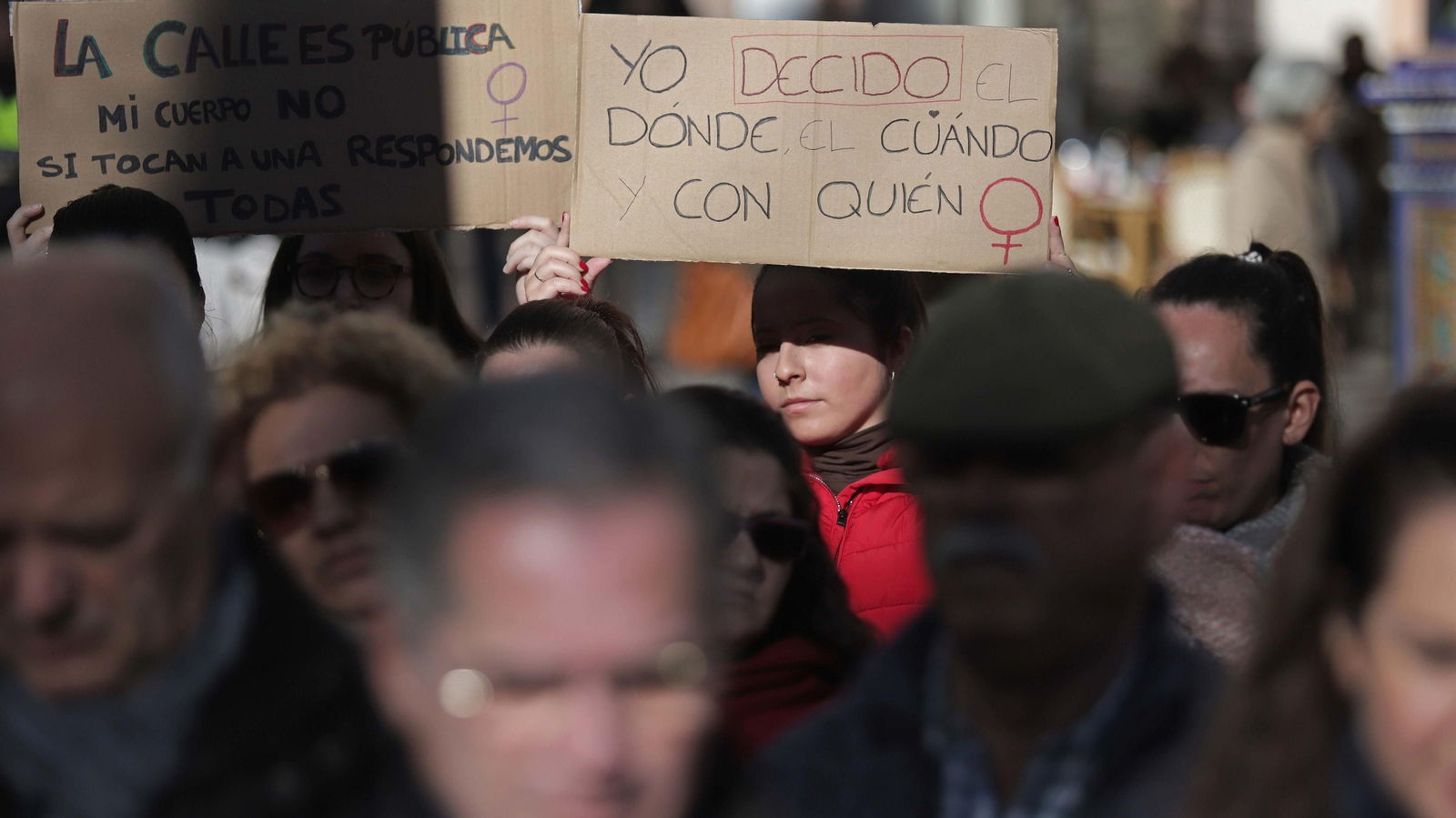 Concentraciones contra la violación de una menor en Algeciras