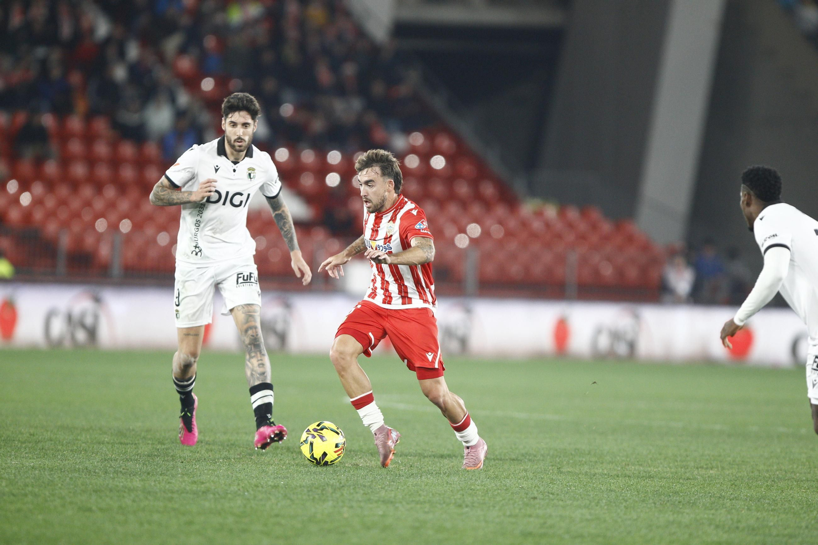 Las fotos del partido de fútbol U.D. Almería-Real Burgos