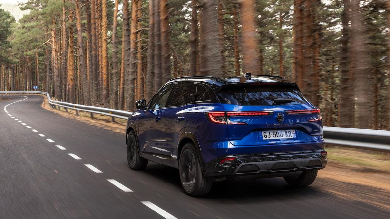 El eje trasero direccional le da un carácter muy diferencial comportamiento del Austral frente a otros SUV compactos.