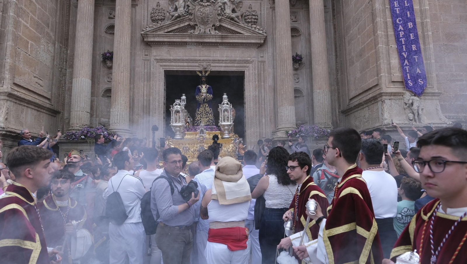 Imágenes de la salida extraordinaria de Jesús Cautivo de Medinaceli, por su 75 aniversario, Almería