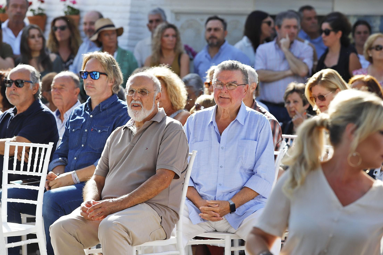 Imágenes del homenaje a Jesús Quintero con el descubrimiento de una escultura de Elías Rodríguez Picón