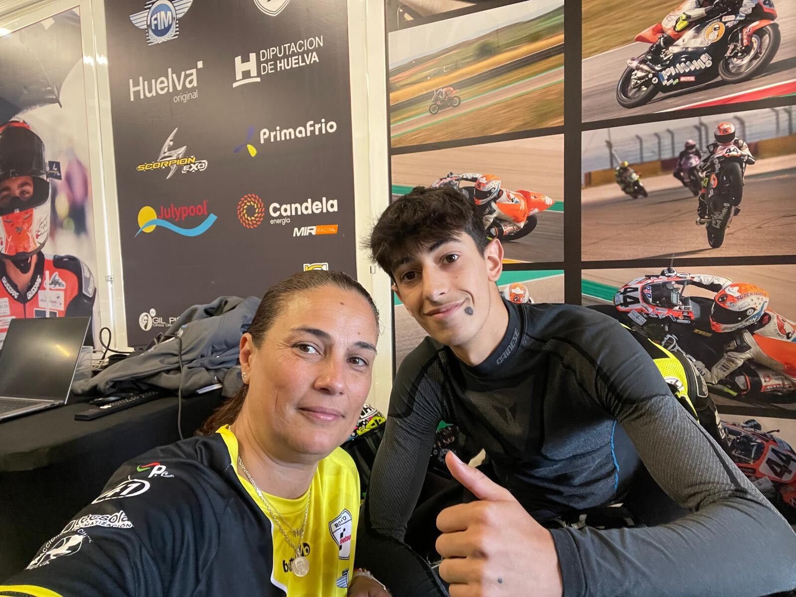 Espectacular actuación de SúperHugo.