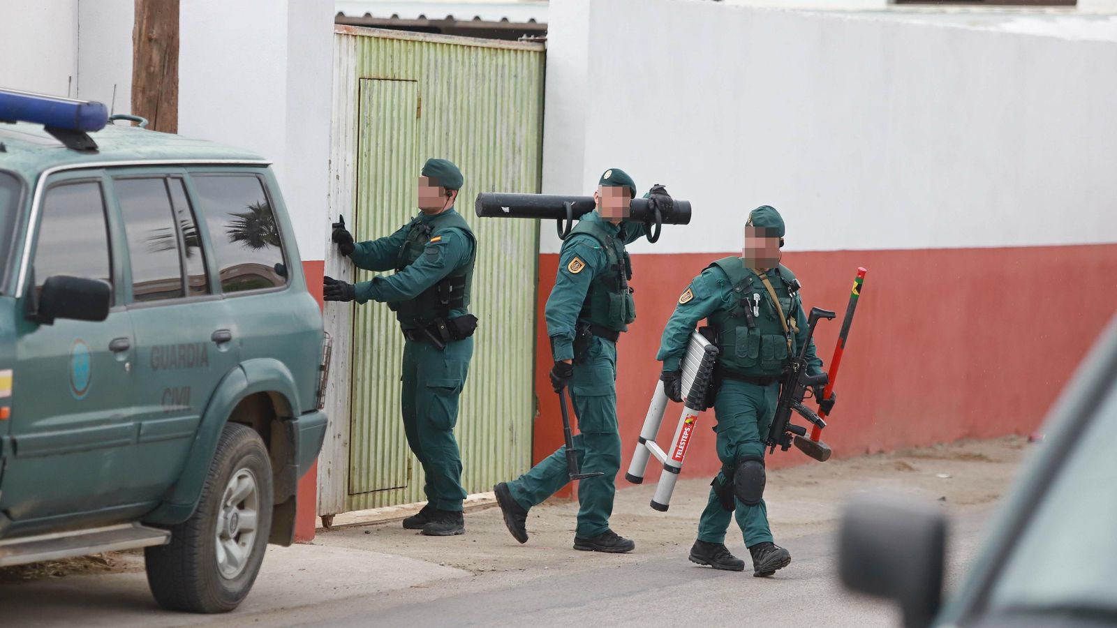 Agentes de la Guardia Civil en una intervención por narcotráfico.