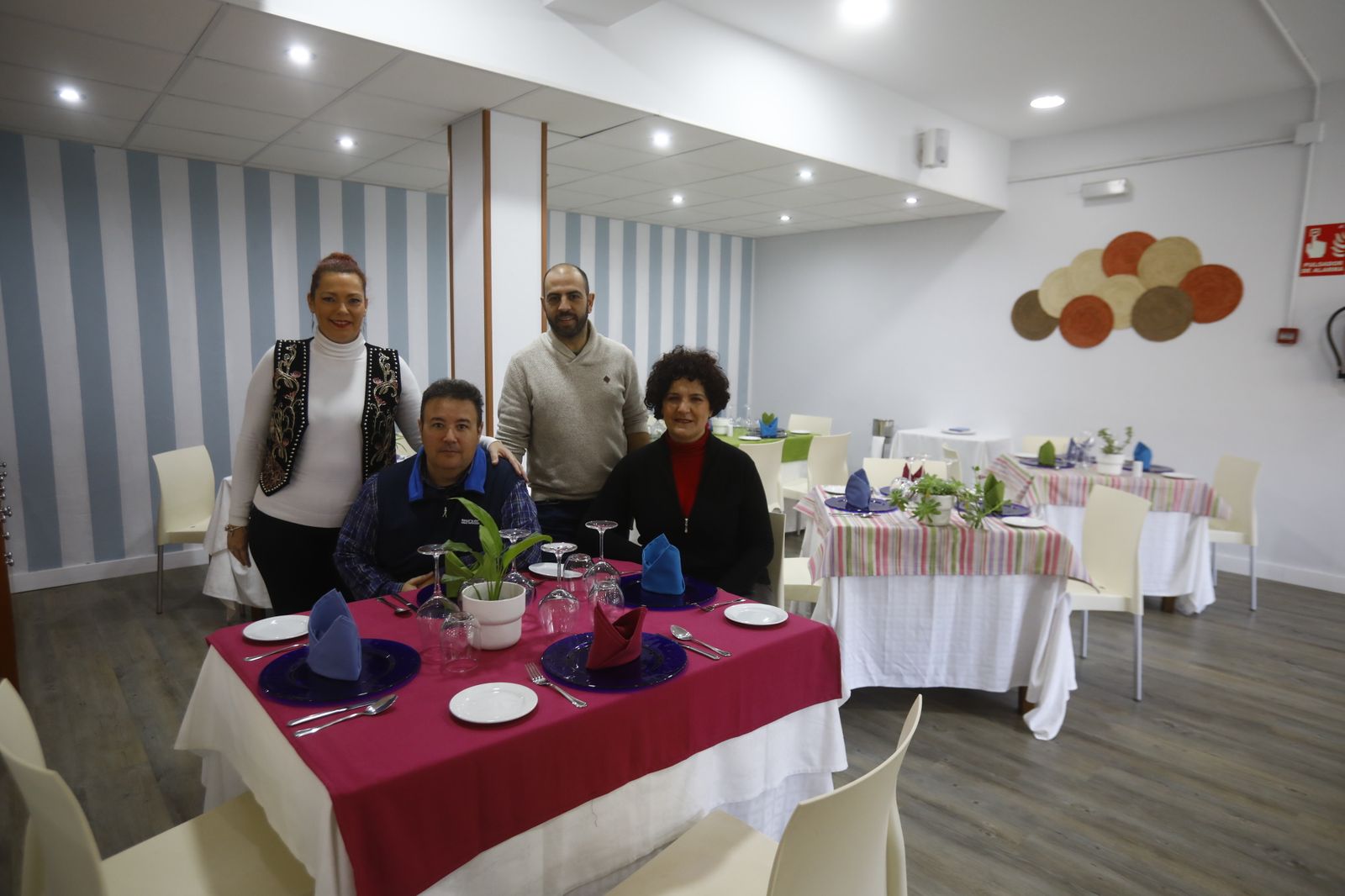 El restaurante y las cocinas del instituto Gran Capitán de Córdoba, en imágenes