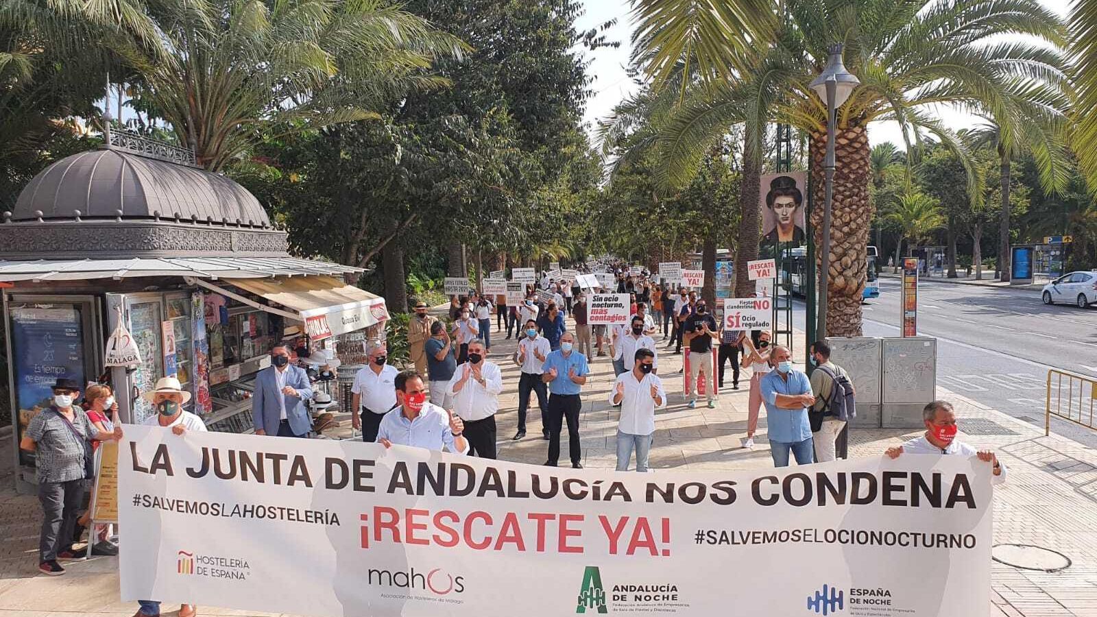 Un momento de la manifestación de hosteleros este martes en Málaga.