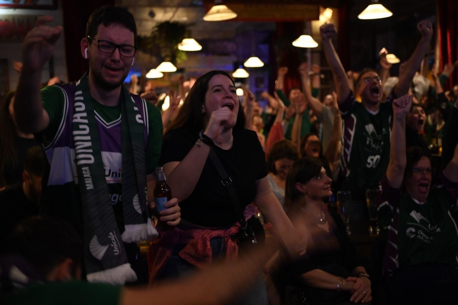 La fiesta del Le Grand Café del Centro con el Unicaja, en imágenes