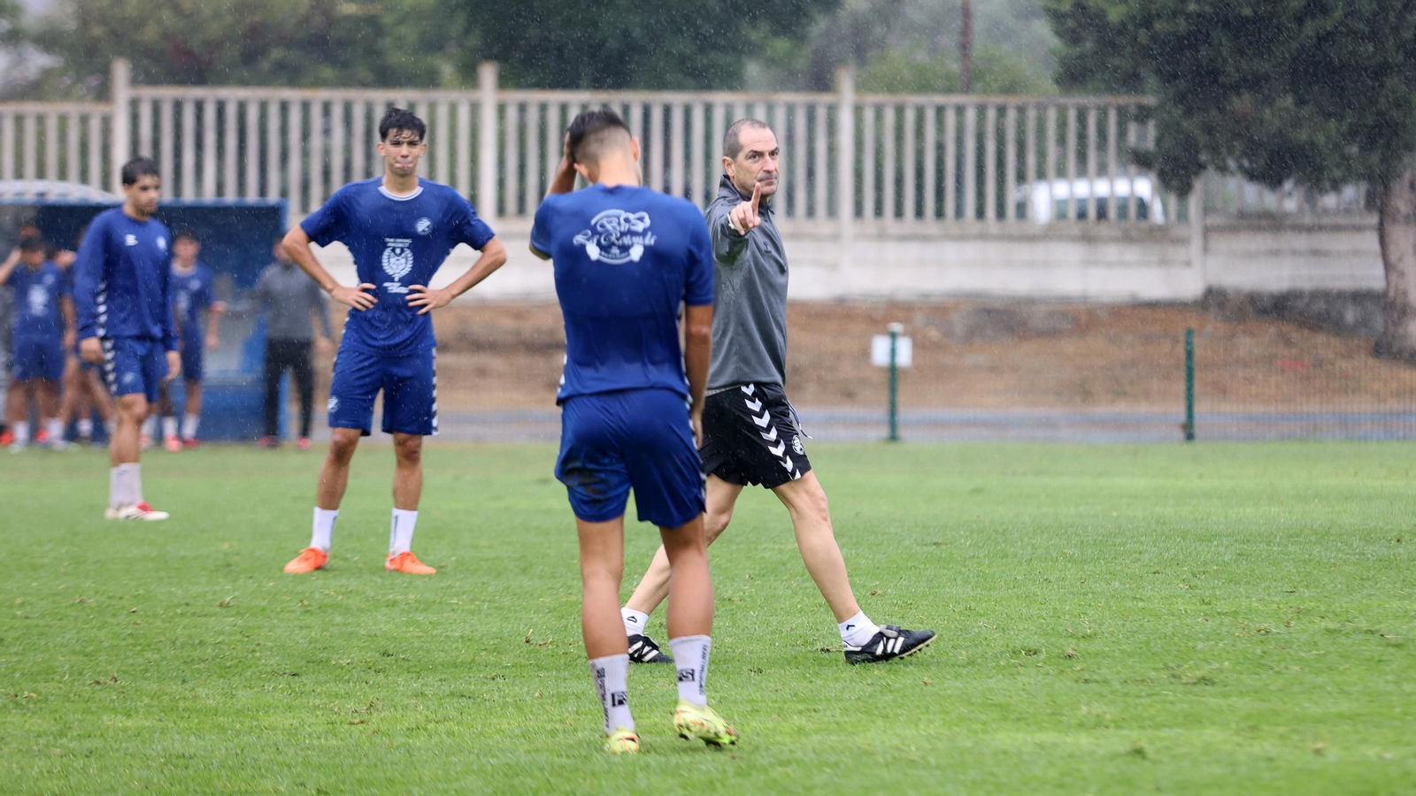 Primer entrenamiento del nuevo entrenador en el Xerez DFC
