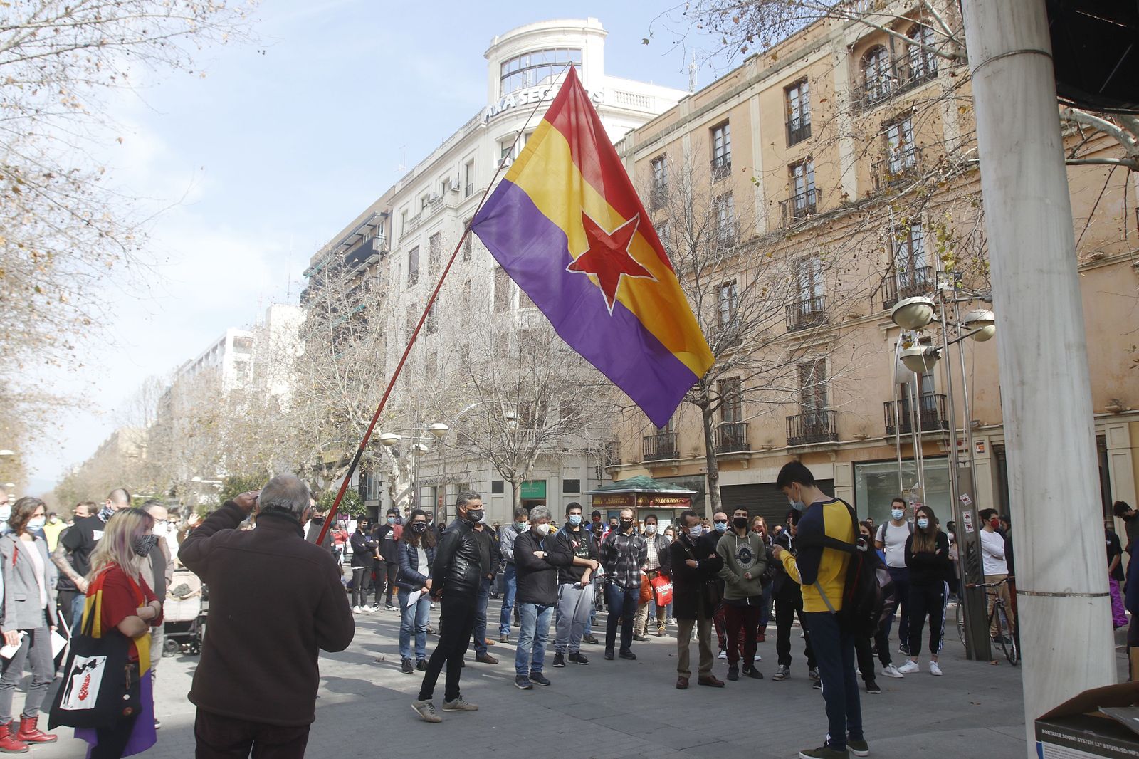 Concentración contra la entrada en prisión del rapero Pablo Hasel, en Córdoba.