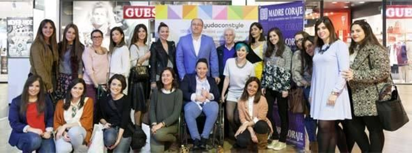 Bloggers de moda se reúnen en Sevilla The Style Outlets por una buena causa