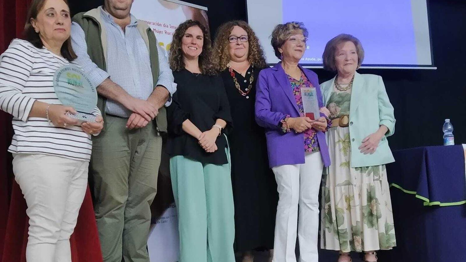 Josefa Sánchez, Alejandro López, Susana Sánchez, Coral García, Carmen Collado y Francisca Gago. Josefa Sánchez, Alejandro López, Susana Sánchez, Coral García, Carmen Collado y Francisca Gago.