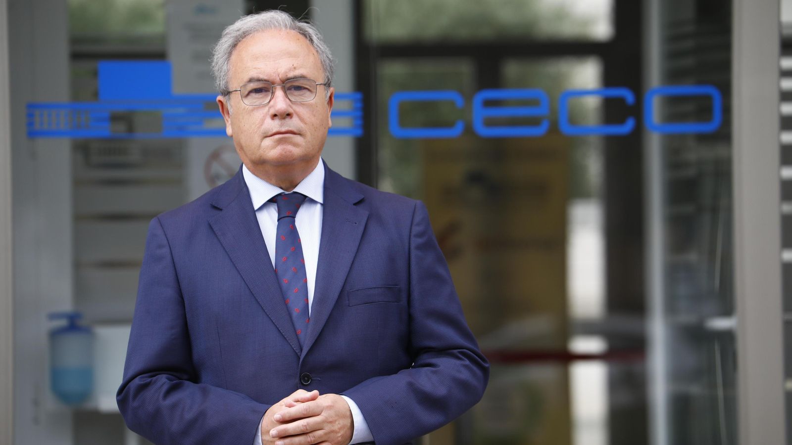 Antonio Díaz, a las puertas de la Confederación de Empresarios de Córdoba.