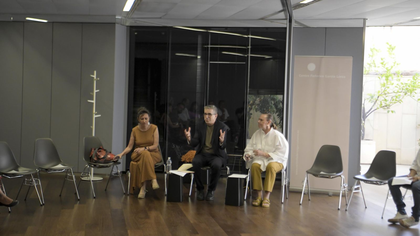 El secretario de estado de Cultura, Jordi Martí, junto a Laura García Lorca