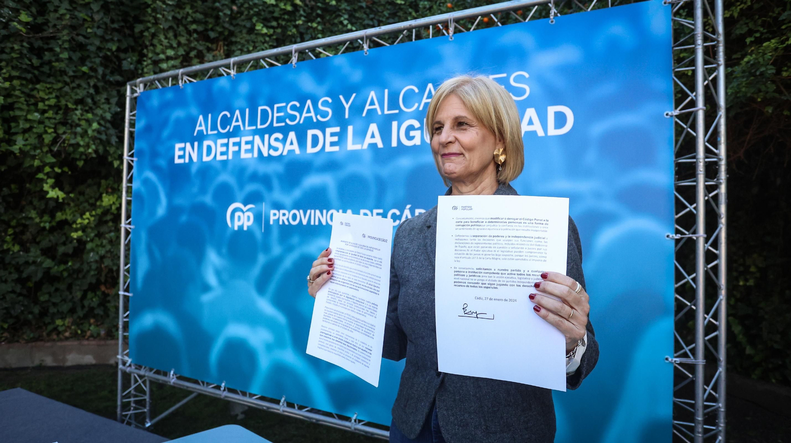 Alcaldesas y alcaldes del PP de la provincia en un acto en Jerez