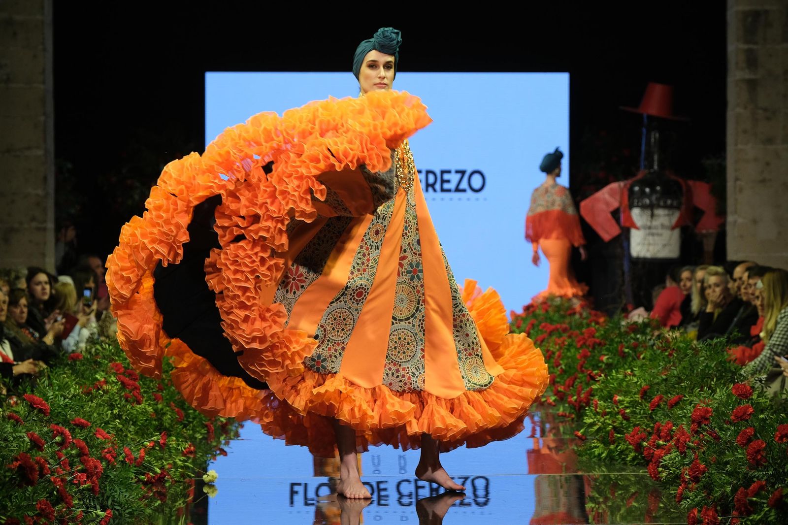 Desfile de Flor de Cerezo en la Pasarela Flamenca Jerez Tío Pepe 2023