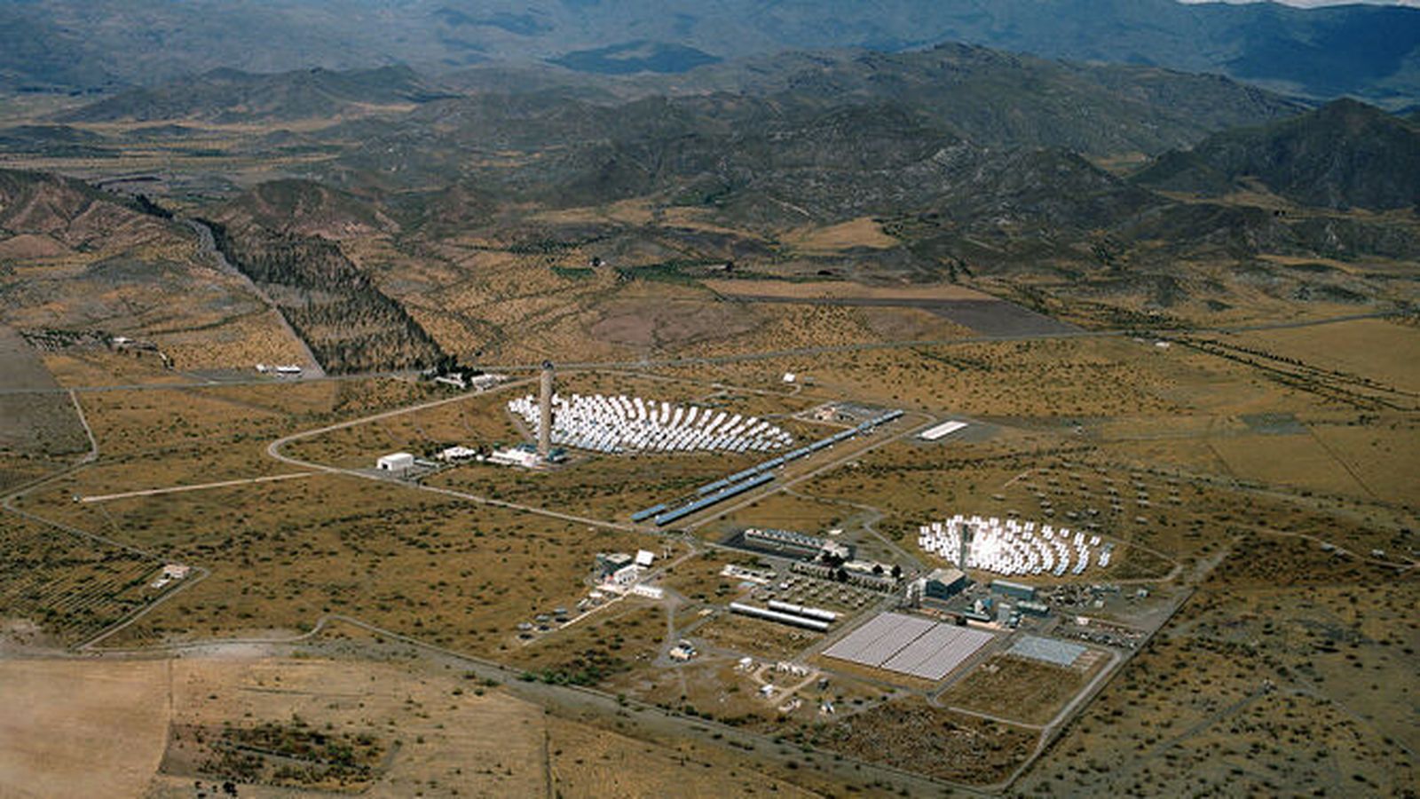 Colectores cilindroparabólicos de la Plataforma Solar de Almería.