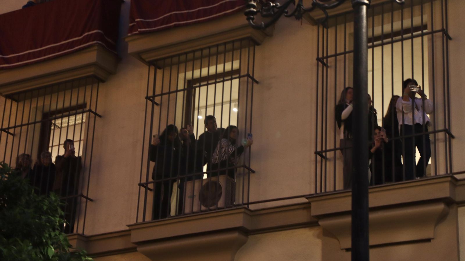 La Madrugá por la Carrera Oficial en la Semana Santa de Sevilla 2025